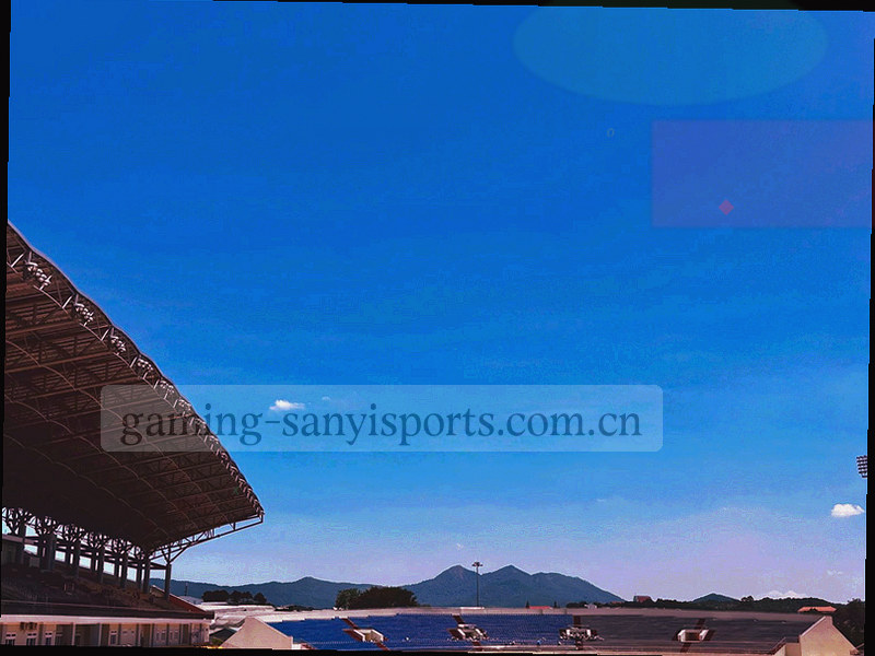 平板屏幕显示篮球足球赛程分类标签和筛选界面